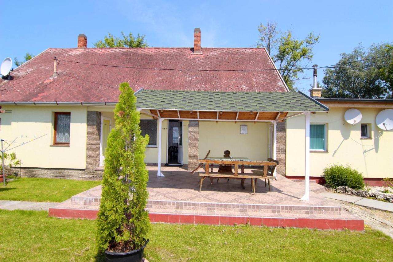 Appartement Margaréta Apartmanház à Balatonboglár Extérieur photo