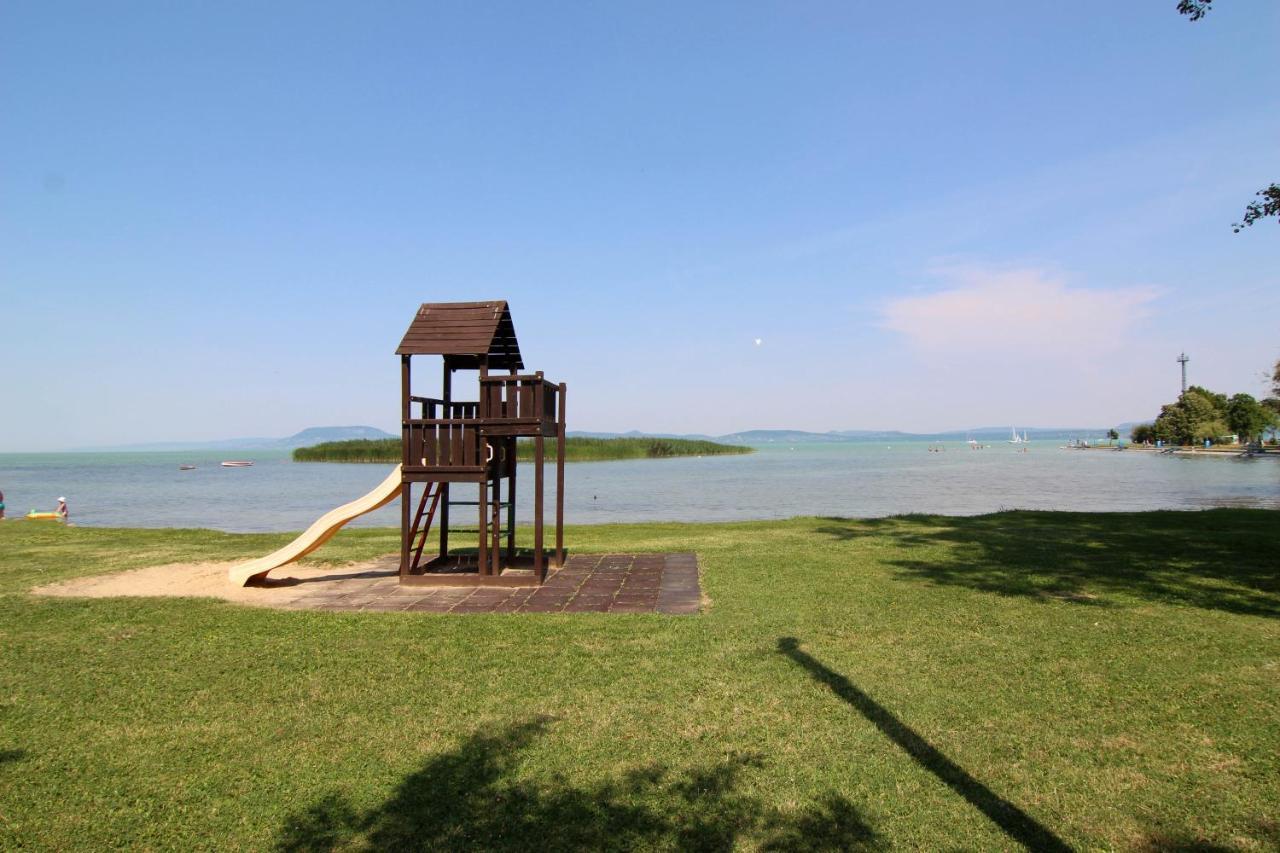 Appartement Margaréta Apartmanház à Balatonboglár Extérieur photo