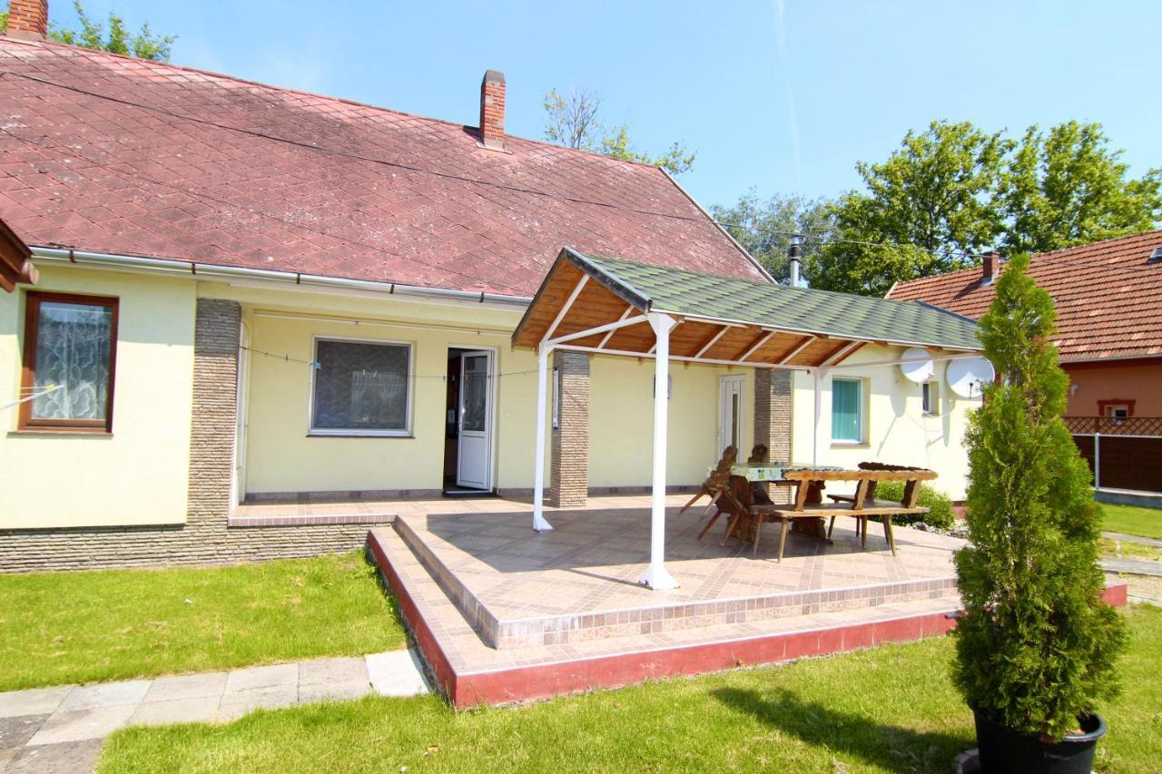 Appartement Margaréta Apartmanház à Balatonboglár Extérieur photo
