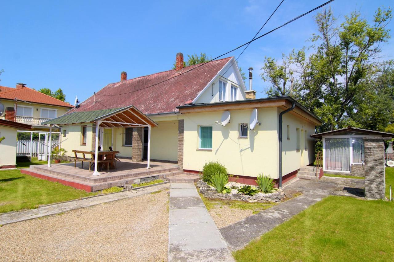 Appartement Margaréta Apartmanház à Balatonboglár Extérieur photo